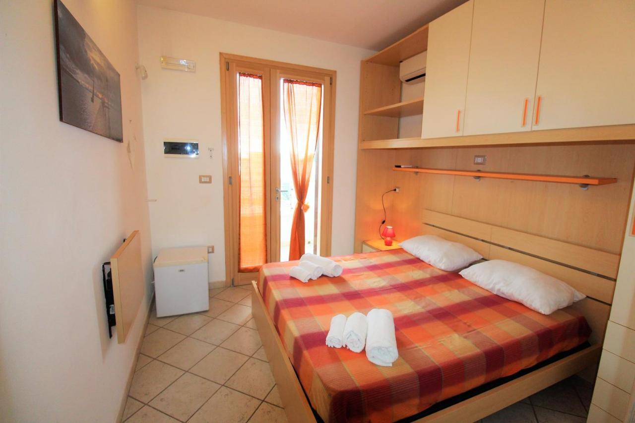 B&B Scoglio Di Pirro Climatizzato A 150 M Dalle Spiagge Salentine Torre San Giovanni Ugento Eksteriør billede
