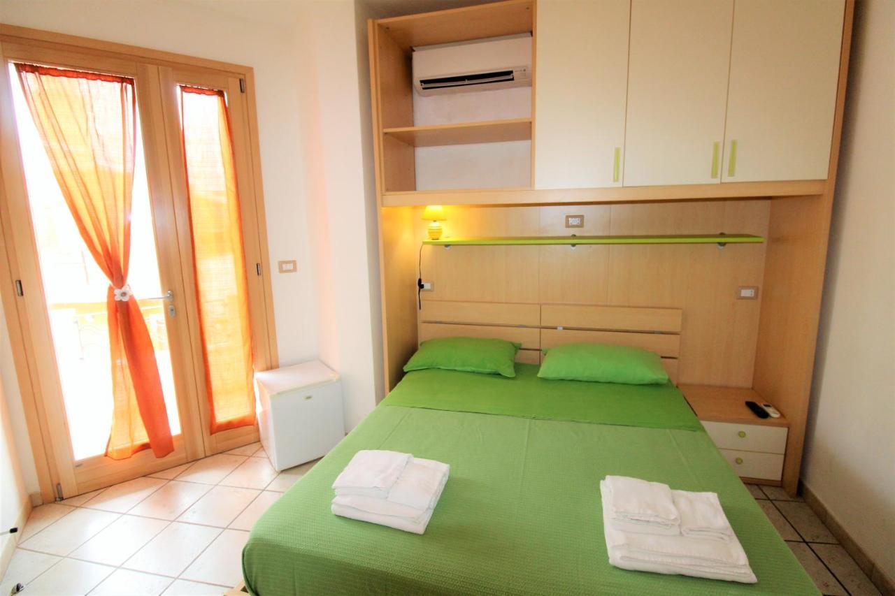 B&B Scoglio Di Pirro Climatizzato A 150 M Dalle Spiagge Salentine Torre San Giovanni Ugento Eksteriør billede