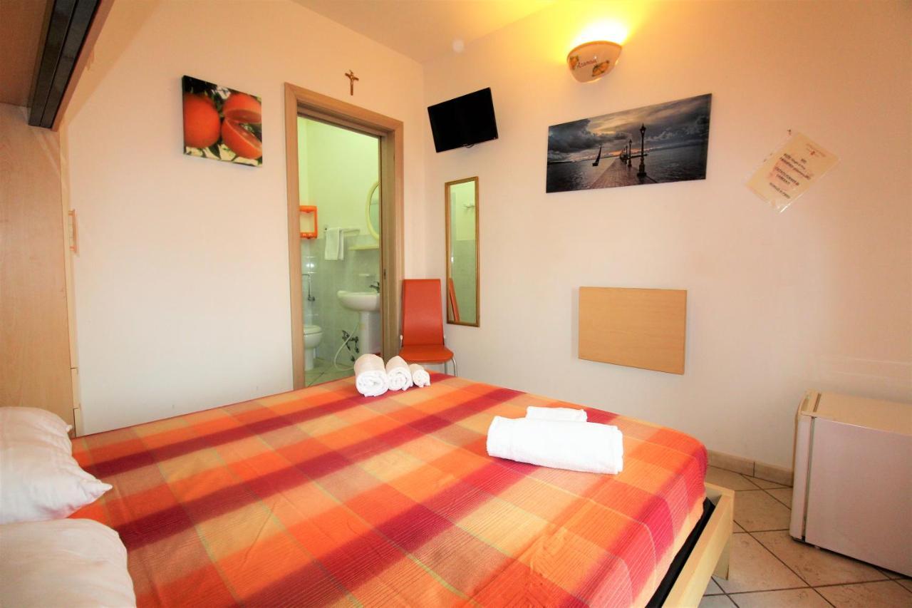 B&B Scoglio Di Pirro Climatizzato A 150 M Dalle Spiagge Salentine Torre San Giovanni Ugento Eksteriør billede