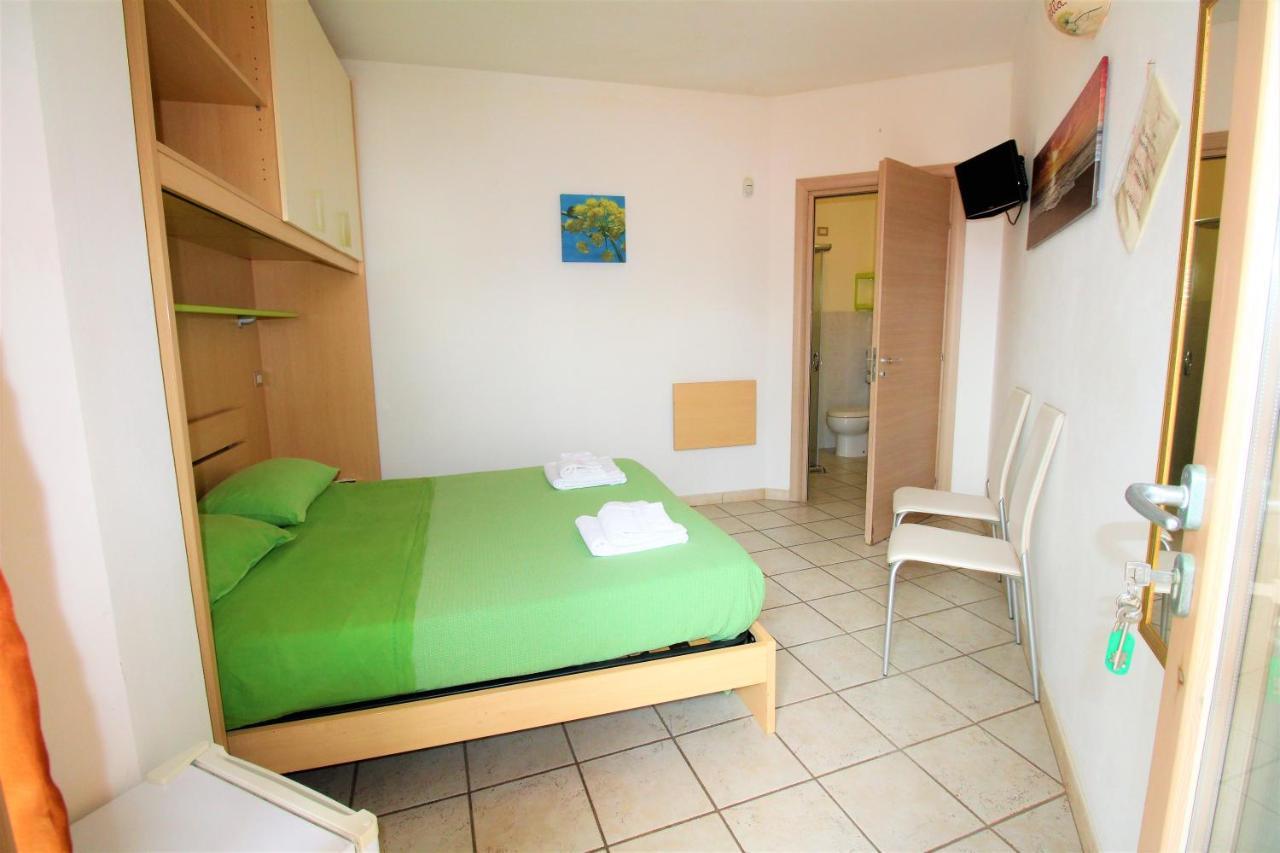 B&B Scoglio Di Pirro Climatizzato A 150 M Dalle Spiagge Salentine Torre San Giovanni Ugento Eksteriør billede