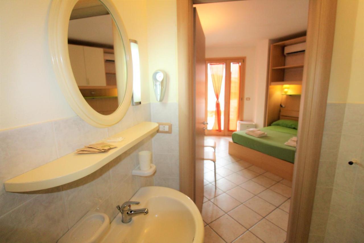B&B Scoglio Di Pirro Climatizzato A 150 M Dalle Spiagge Salentine Torre San Giovanni Ugento Eksteriør billede
